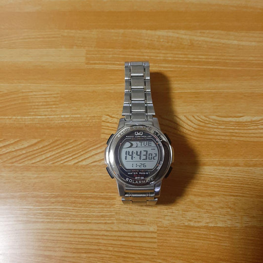 Q&Q DP62 Solar Wave MHS5-200 Digital