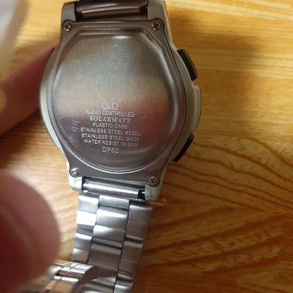 Q&Q DP62 Solar Wave MHS5-200 Digital