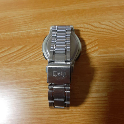 Q&Q DP62 Solar Wave MHS5-200 Digital