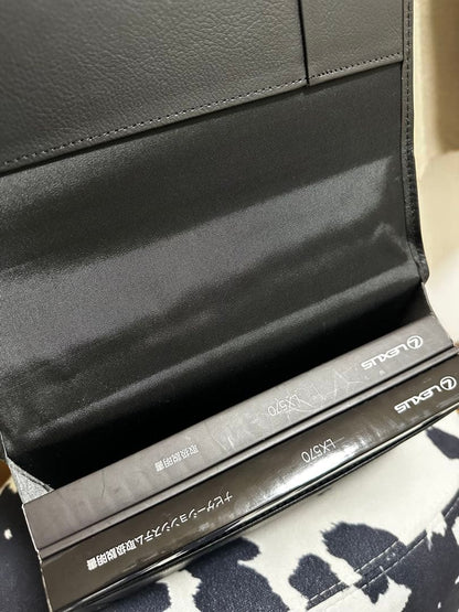 Lexus LX570 User Manual/Black Case Included/LEXUS/