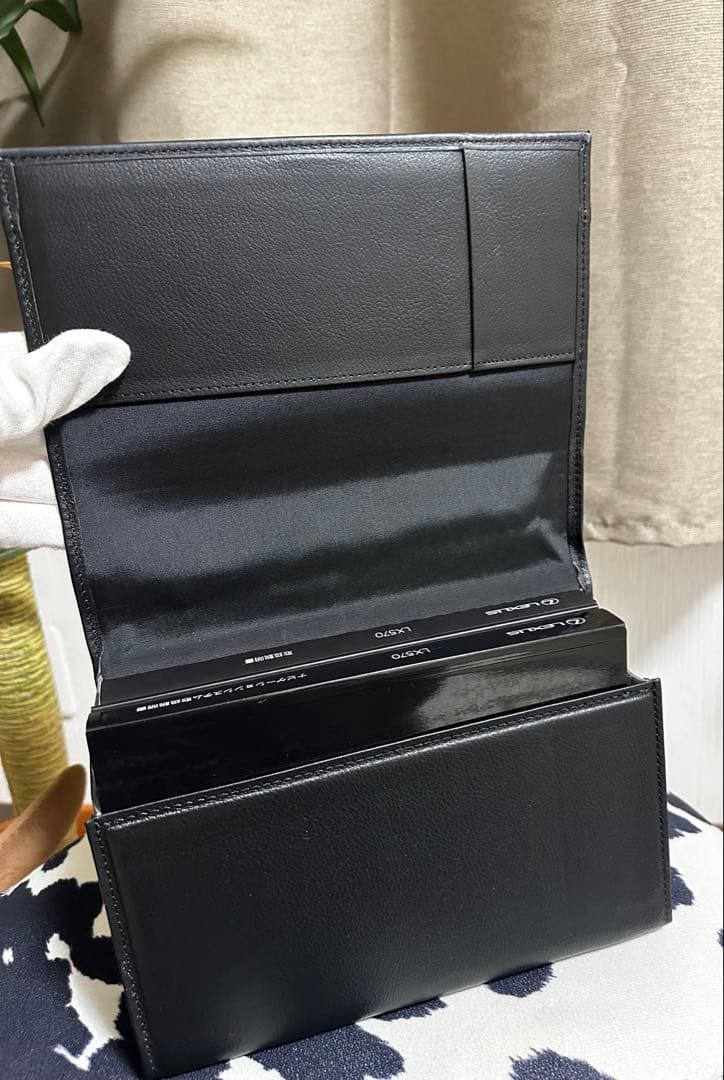 Lexus LX570 User Manual/Black Case Included/LEXUS/