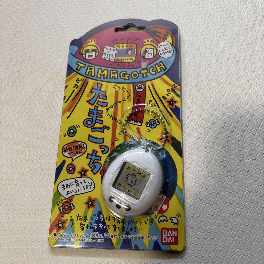 Bandai Tamagotchi White