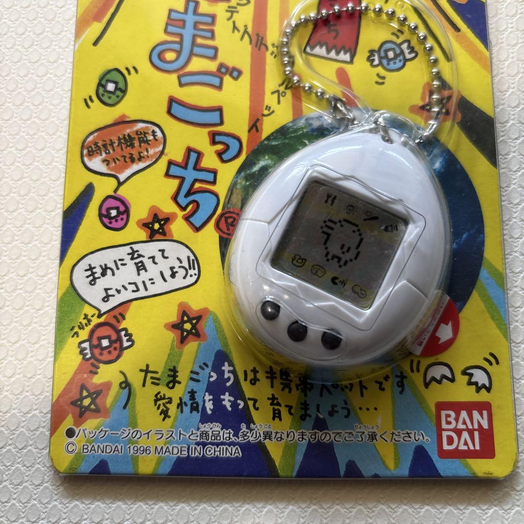 Bandai Tamagotchi White