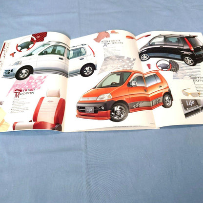 Old Car Catalog: Honda Life (1990) 5-Set