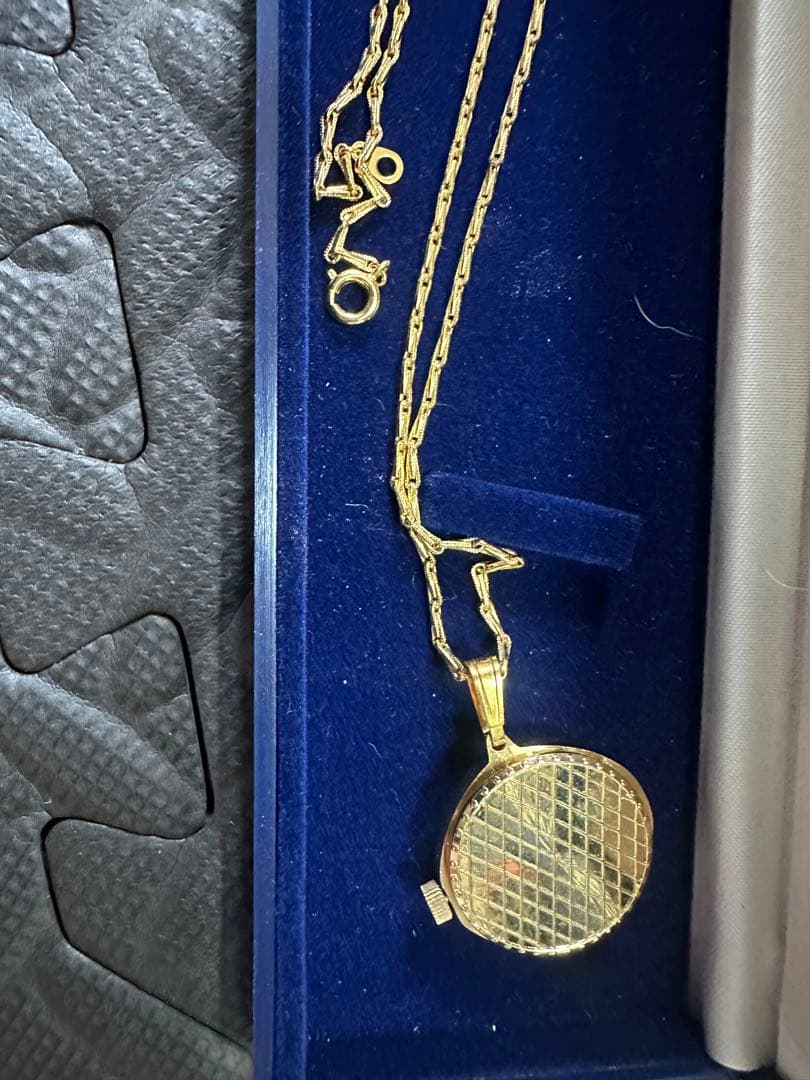 njcot MTF-01 Gold Pendant Watch