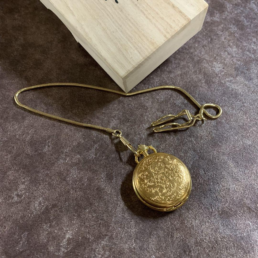 New Gold Pocket Watch with Chain and Wooden Box with Chrysanthemum Pattern