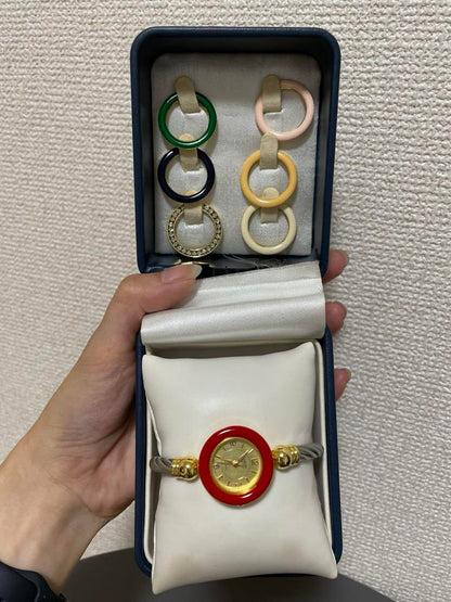 New Vintage Style Watch with Interchangeable Straps