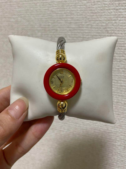 New Vintage Style Watch with Interchangeable Straps