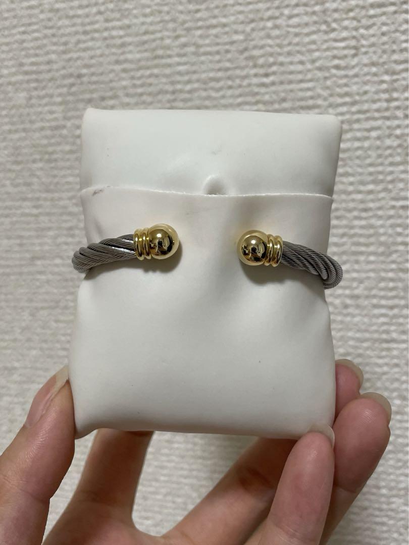 New Vintage Style Watch with Interchangeable Straps