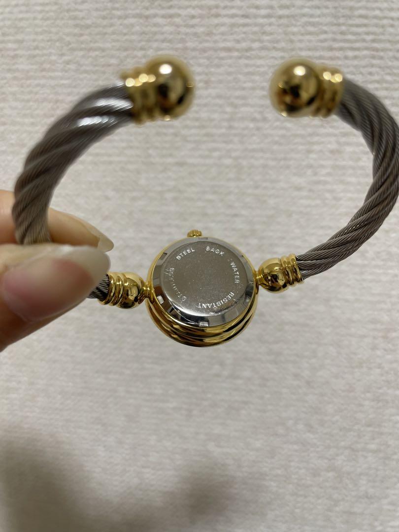 New Vintage Style Watch with Interchangeable Straps