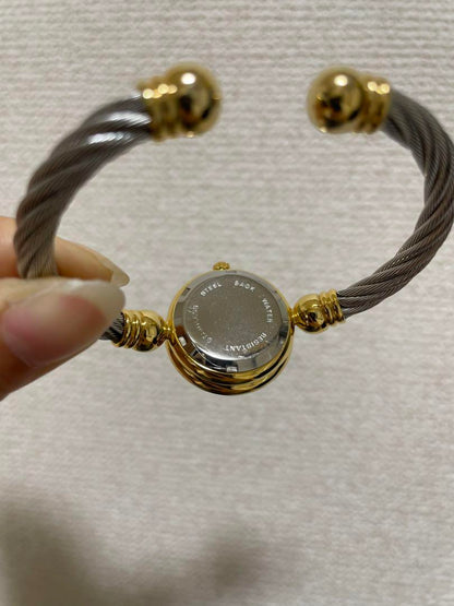 New Vintage Style Watch with Interchangeable Straps