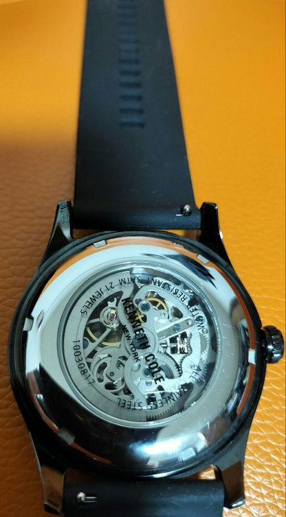 Beautiful Condition KENNETH COLE Automatic Grey