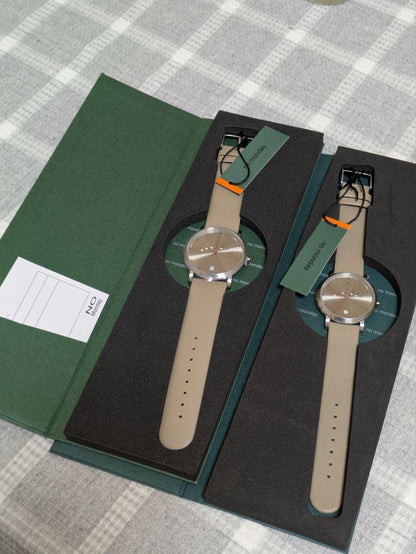 NO Monday Pair Watch Set of 2 New Items