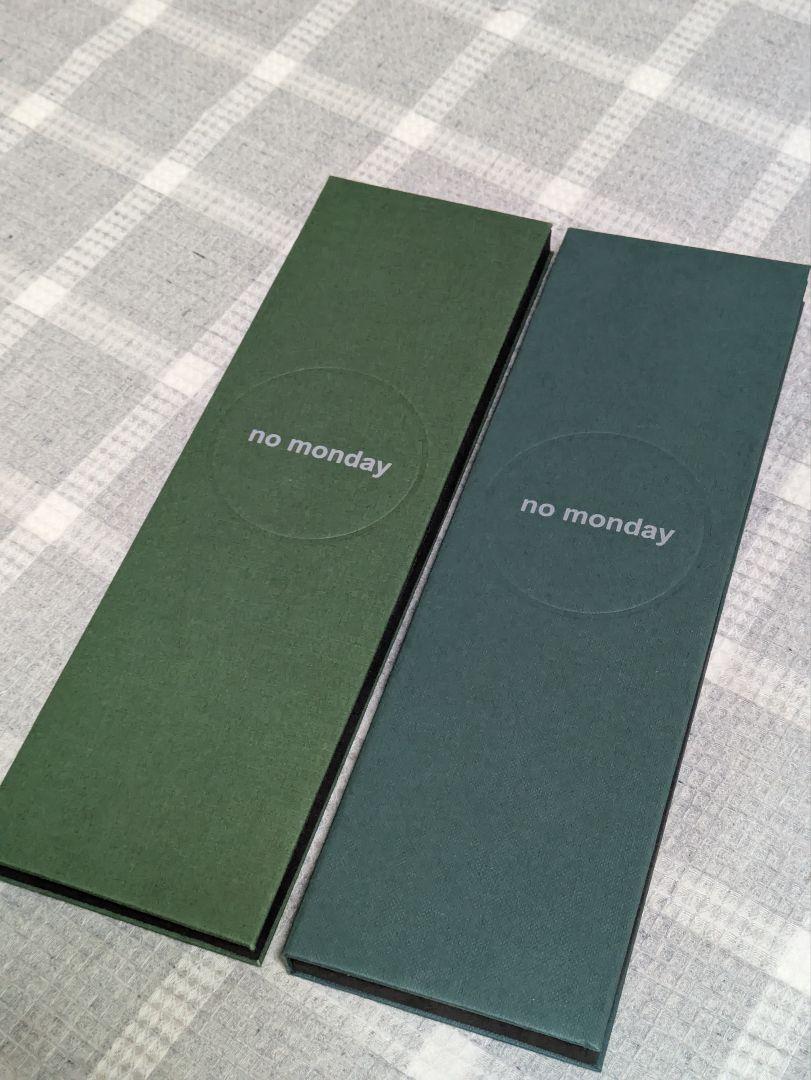 NO Monday Pair Watch Set of 2 New Items