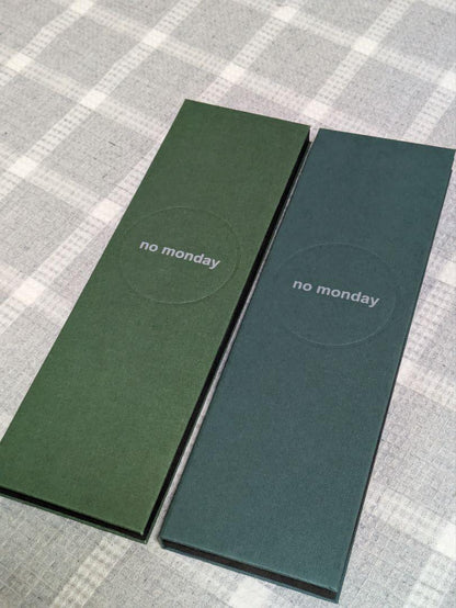 NO Monday Pair Watch Set of 2 New Items