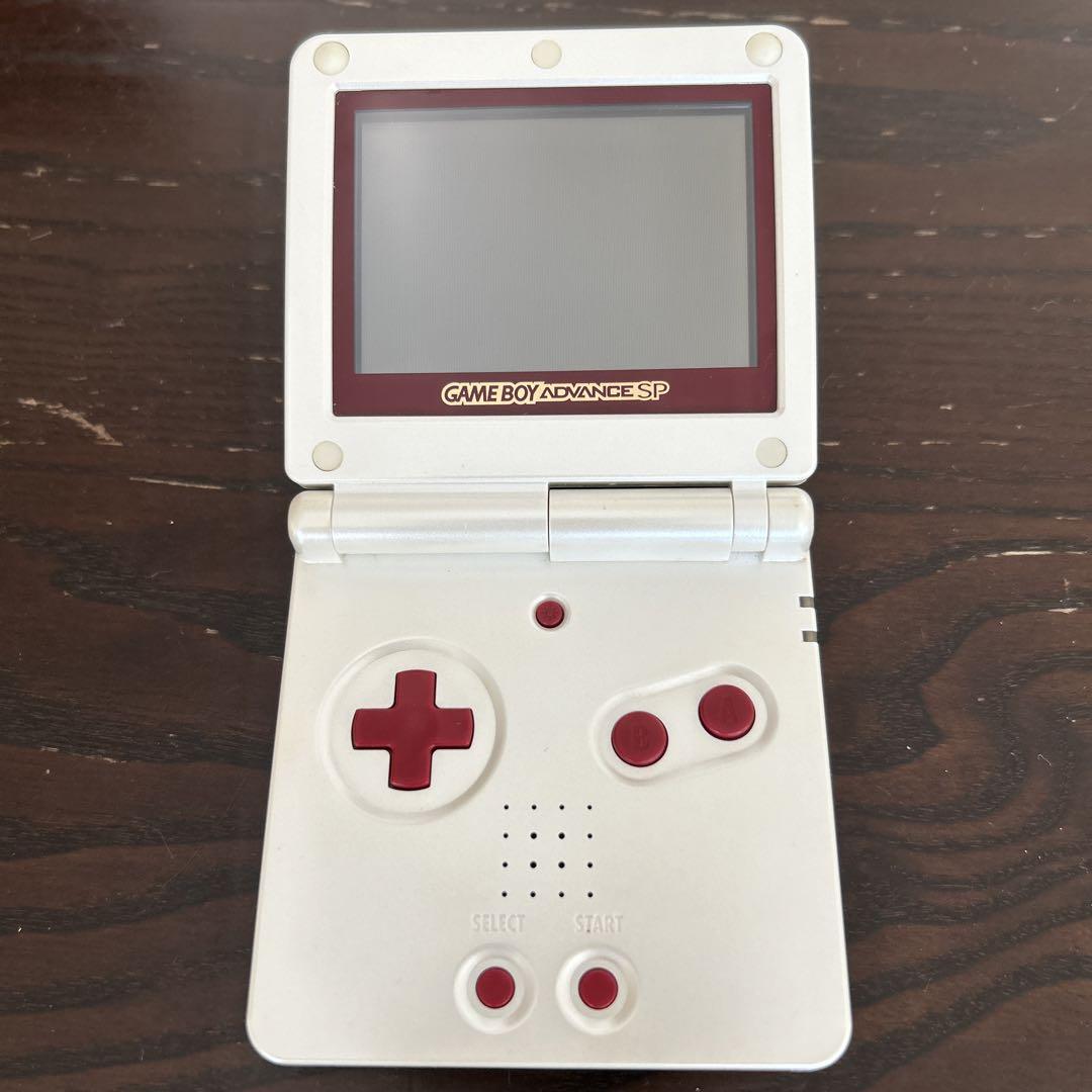 Game Boy Advance SP in Famicom Colors