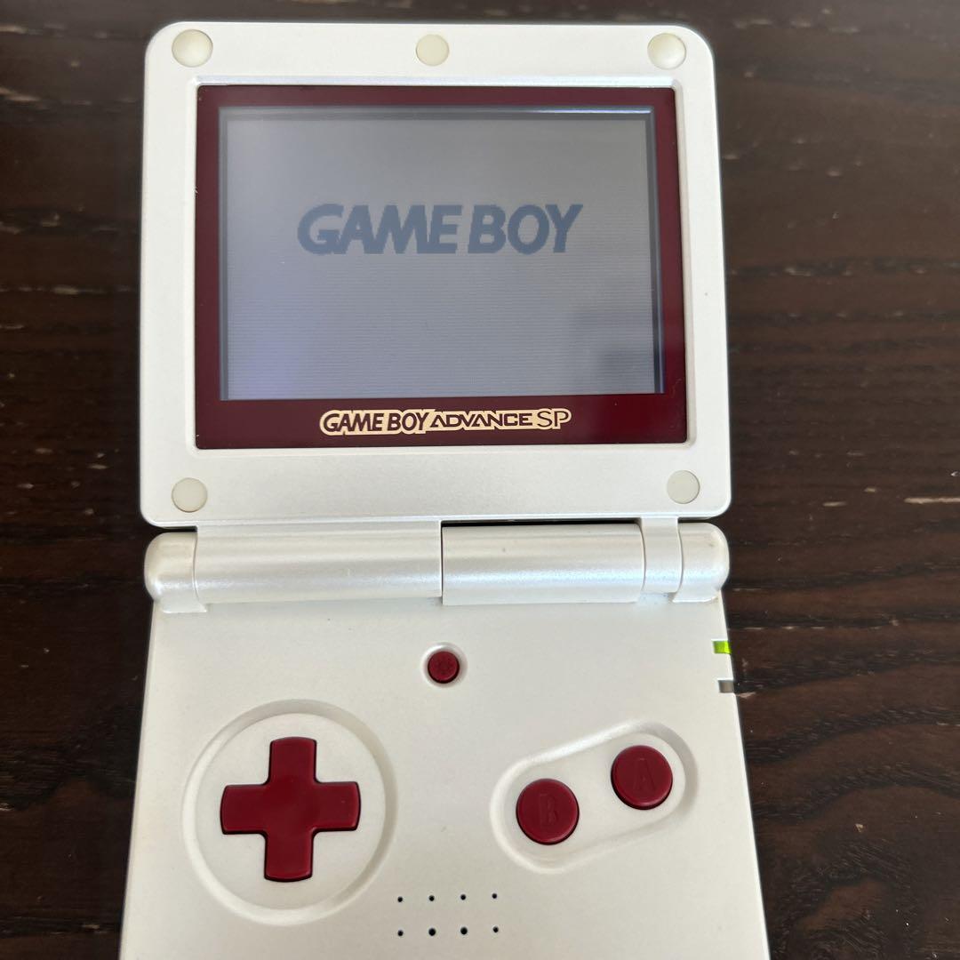 Game Boy Advance SP in Famicom Colors