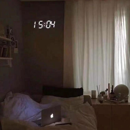 A Timepiece that Prioritizes Readability! Stylish Large Digital Clock (USB Power Supply)