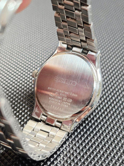 TM096 SEIKO Silver Quartz Watch 5BAR Water Resistant