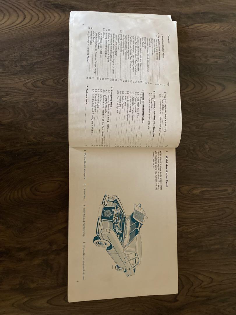 Mercedes-Benz 280SE 3.5 English Owners Manual and Rare Storage Box