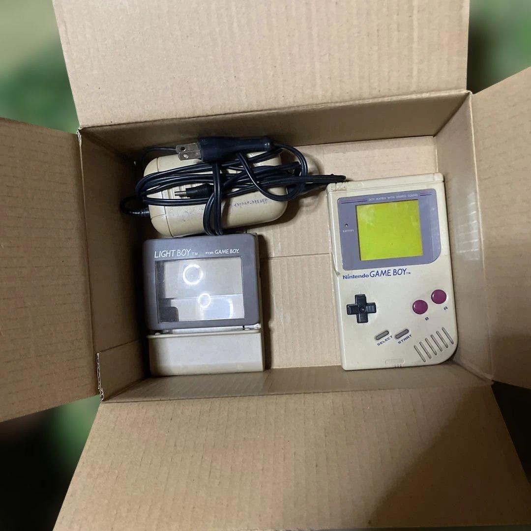 Original Game Boy and Magnifying Glass and Charger and 7 Games Bundle