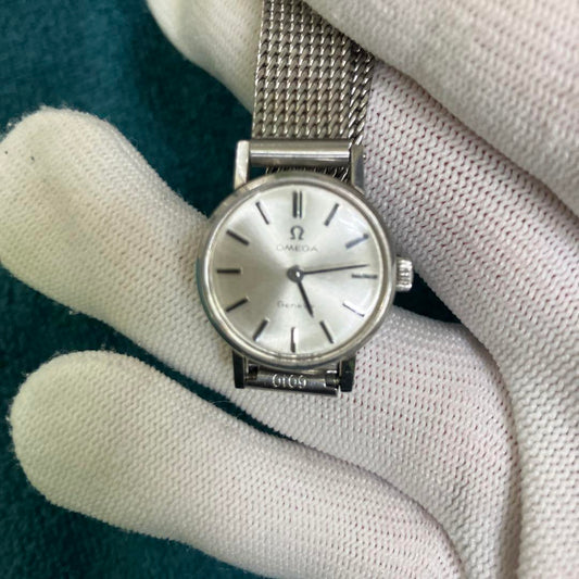 OMEGA Geneva Round Ladies Winding Watch