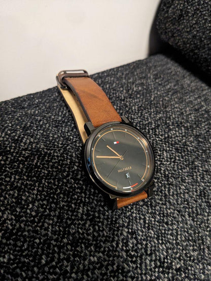 TOMMY HILFIGER Leather Watch