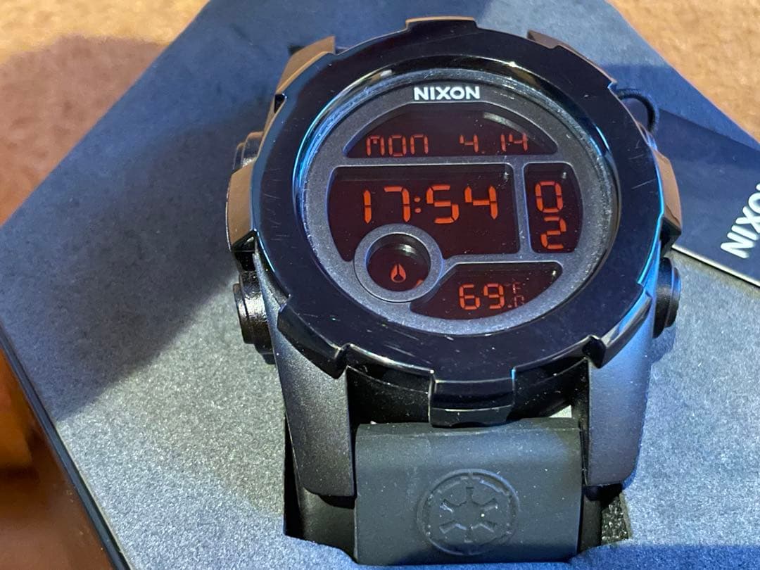 NIXON THE UNIT 40 Star Wars Collaboration