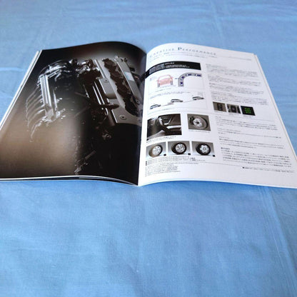 Old Car Catalog: Toyota Voxy 2003 (1990) 3-Set