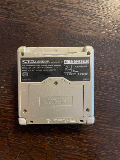 Nintendo Game Boy Advance SP + Mother 3