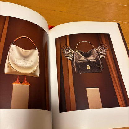 Louis Vuitton 2013 Brochure (Catalog)