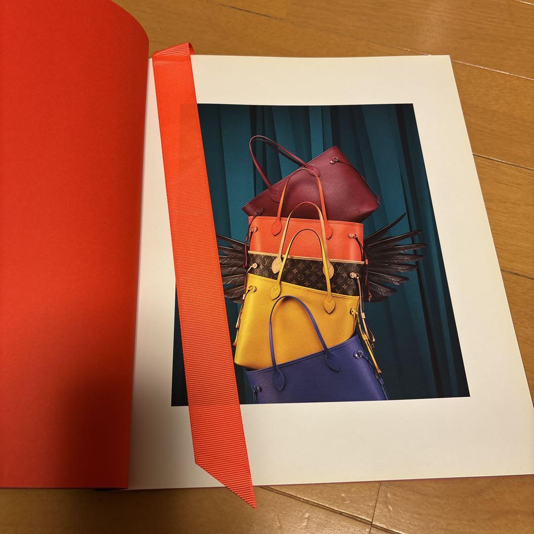 Louis Vuitton 2013 Brochure (Catalog)