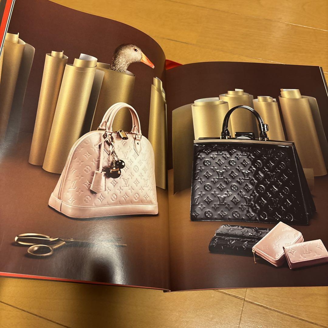 Louis Vuitton 2013 Brochure (Catalog)