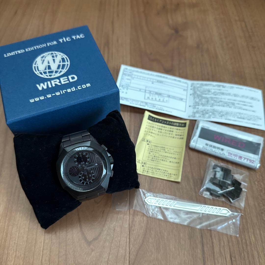 WIRED Limited Edition Analog Watch Black  [_Battery Dead]