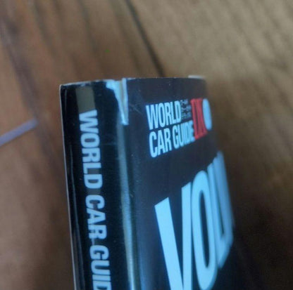 WORLD CAR GUIDE DX 15 VOLVO