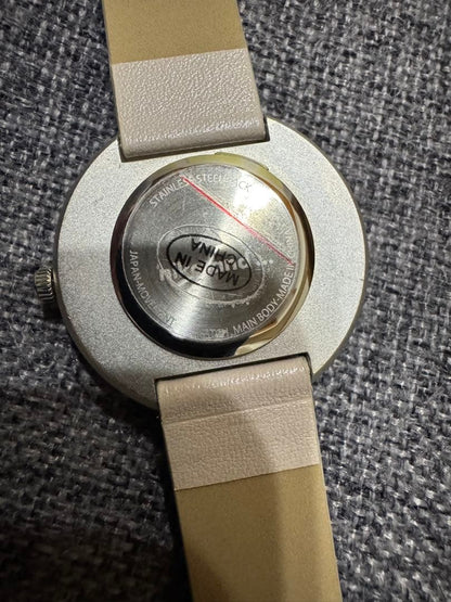 Niko and. White and Beige Timepiece in Excellent Condition, Functionality Confirmed