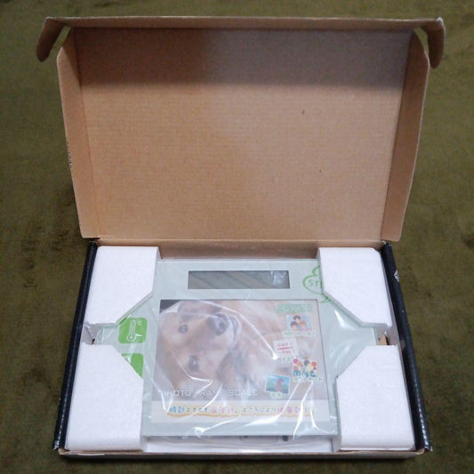 Photo Frame Scale with Weight, Clock, and Thermometer Measurement