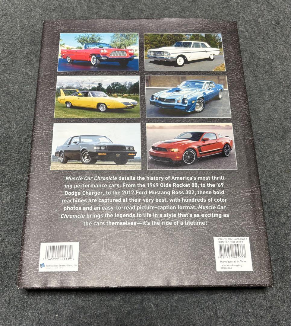 [Anonymous Shipping]  (Hardcover Book)  Rare Book 'Muscle Car Chronicle'