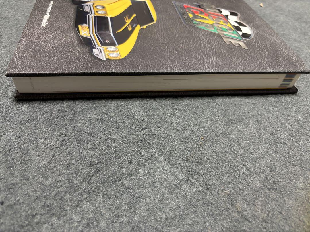 [Anonymous Shipping]  (Hardcover Book)  Rare Book 'Muscle Car Chronicle'