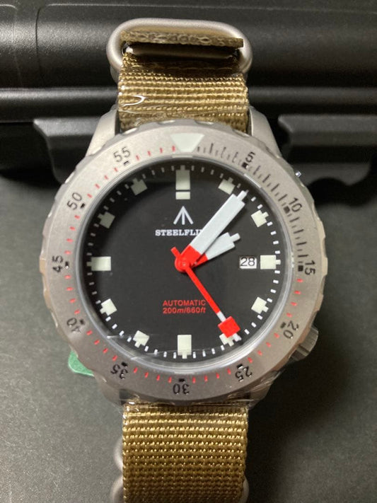 STEELDIVE Automatic Winding Watch 200m Water Resistant Rubber Strap Included