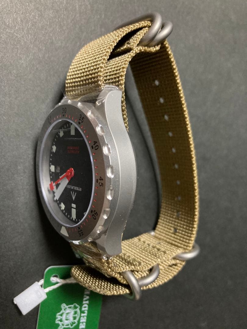 STEELDIVE Automatic Winding Watch 200m Water Resistant Rubber Strap Included