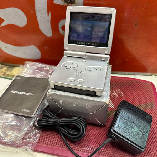 Game Boy Advance SP Silver Body - Excellent Condition