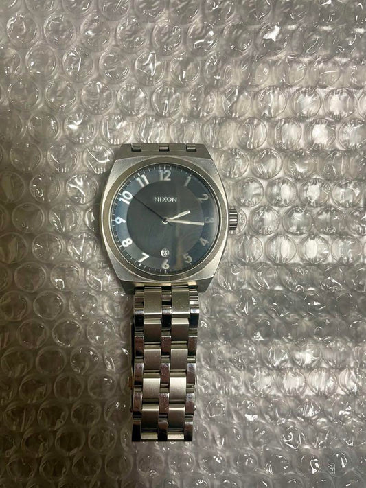 NIXON Nixon Popular Model Hand-Wound Watch Silver