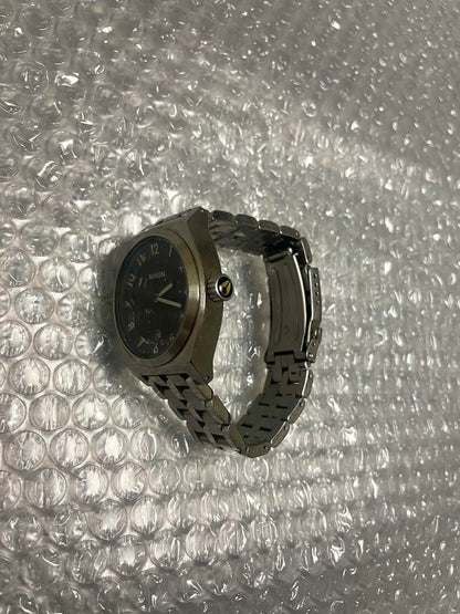 NIXON Nixon Popular Model Hand-Wound Watch Silver