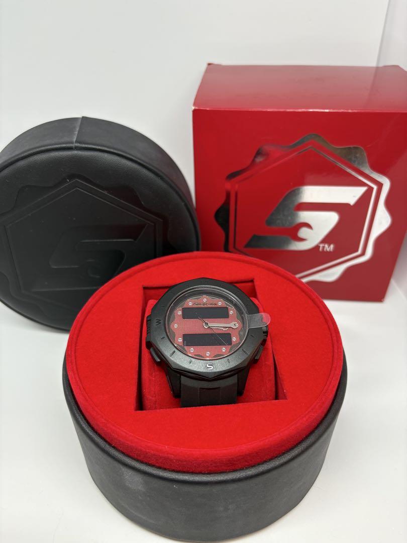Rarity Model Snap-on Wristwatch
