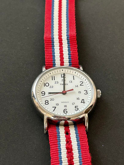 TIMEX Classic Weekender Red