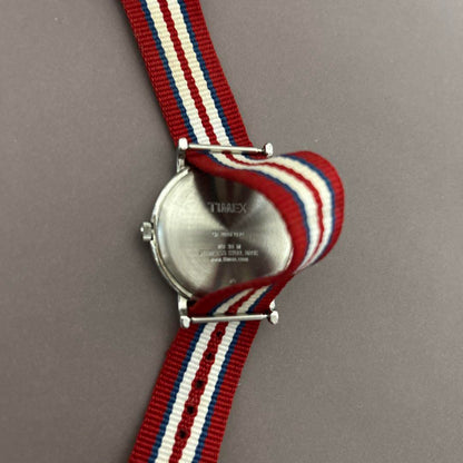 TIMEX Classic Weekender Red