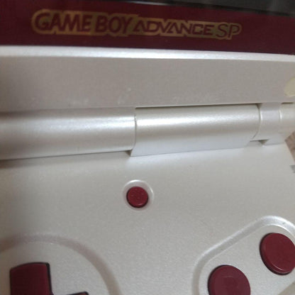 Game Boy Advance SP Famicom Edition (Box, Manual Included)