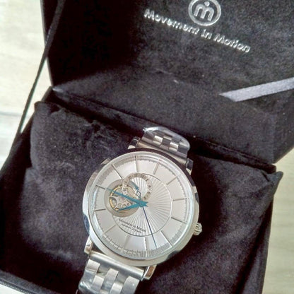 Unused Item Silver Watch Movement in Motion Men's Watch Automatic Winding