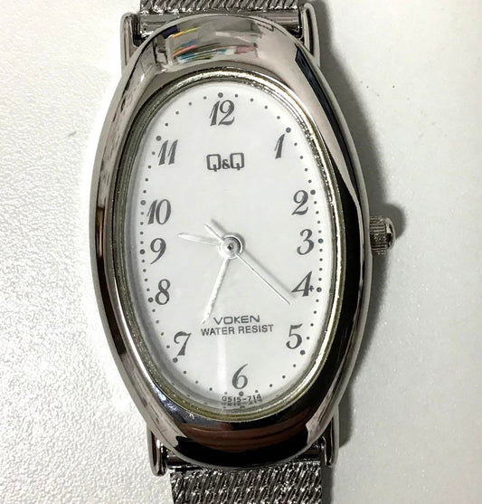 Q&Q Oversized Quartz Watch Mesh Band